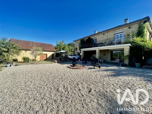 Maison 8 pièces 202 m² · à Sarlat-la-Canéda · 202 m² · 399 000 €