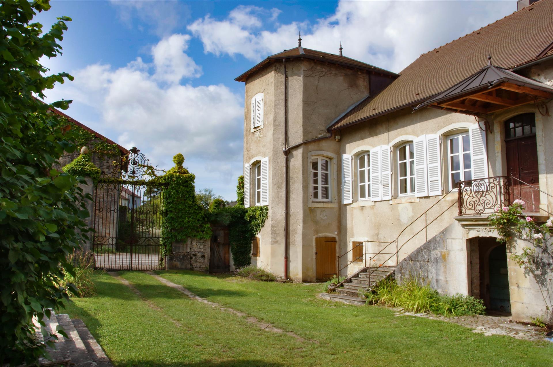 Maison à vendre, 127m², Lons-le-Saunier