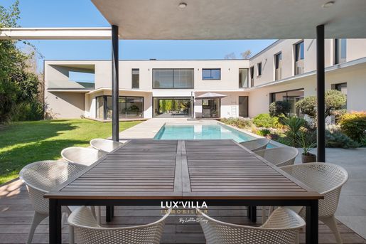 Maison 12 pièces 447 m² · à Lattes · 447 m² · 2 490 000 €