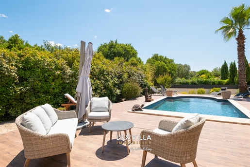 Maison 8 pièces 250 m² · à Saint-Jean-de-Cuculles · 250 m² · 930 000 €