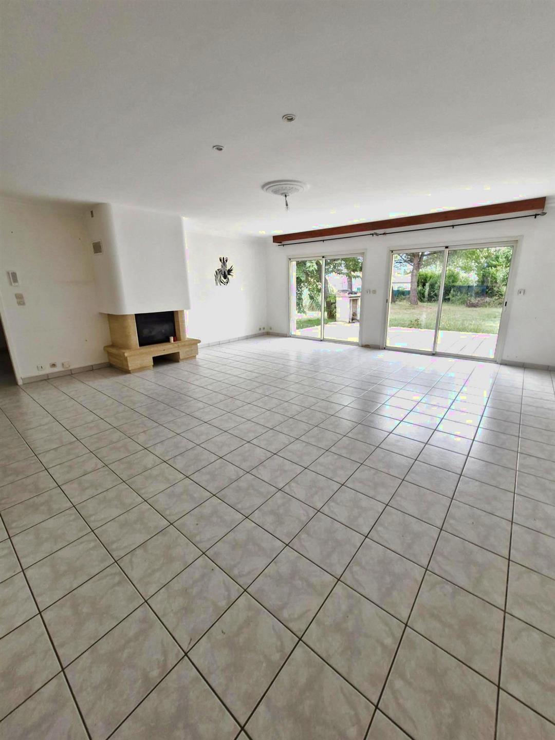 Maison à vendre, 129m², Semussac