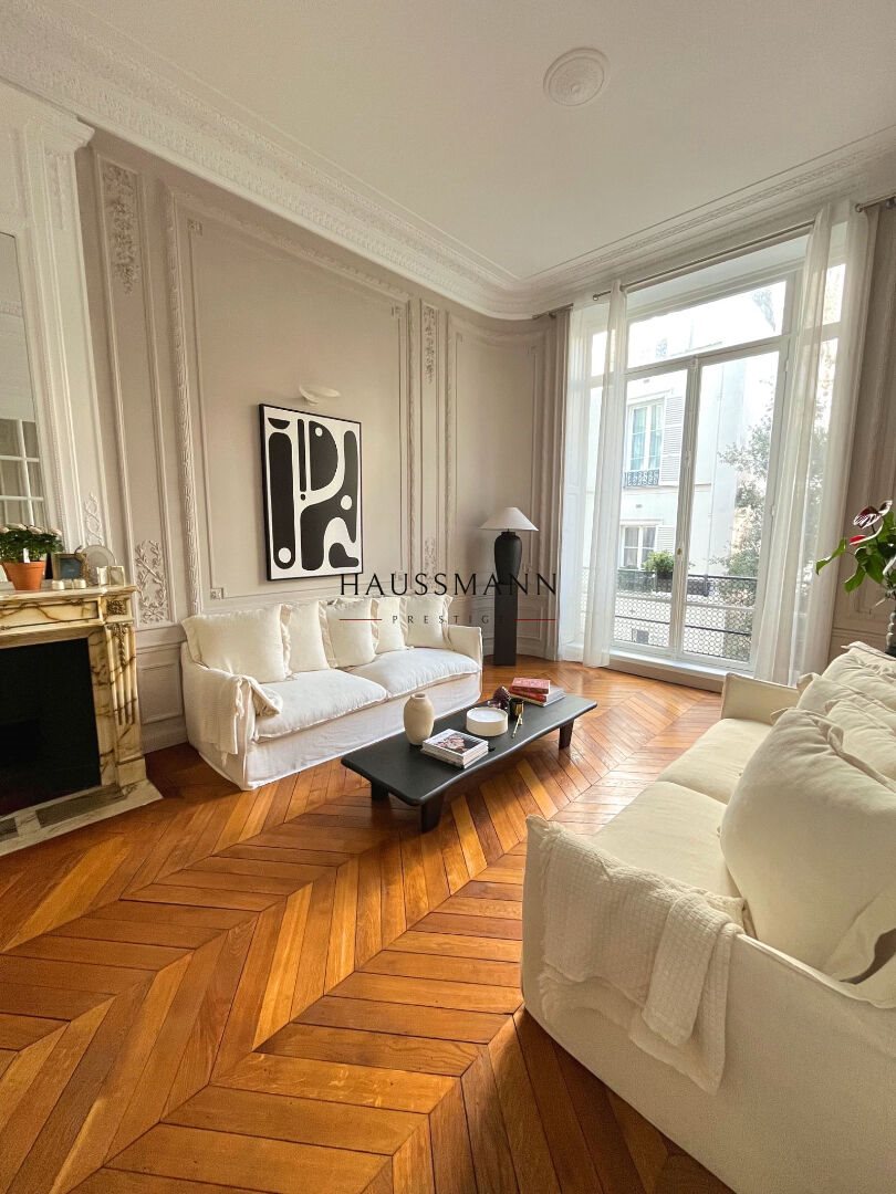 Appartement à louer, 72m², Paris 8ème
