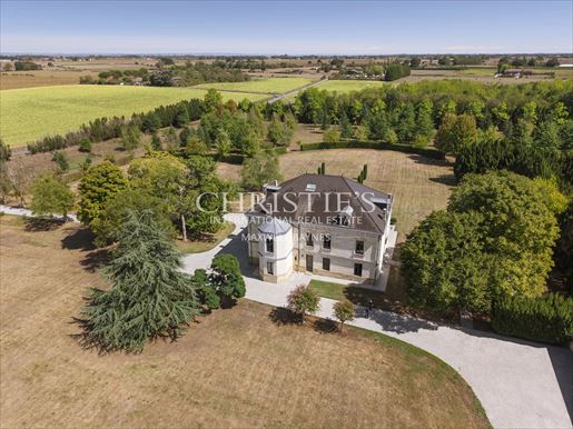 Maison 15 pièces 655 m² · à Bordeaux · 655 m² · 2 200 000 €