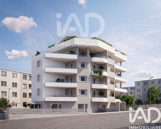 Vânzare Apartament 94 m² - 2 camere - Siracusa