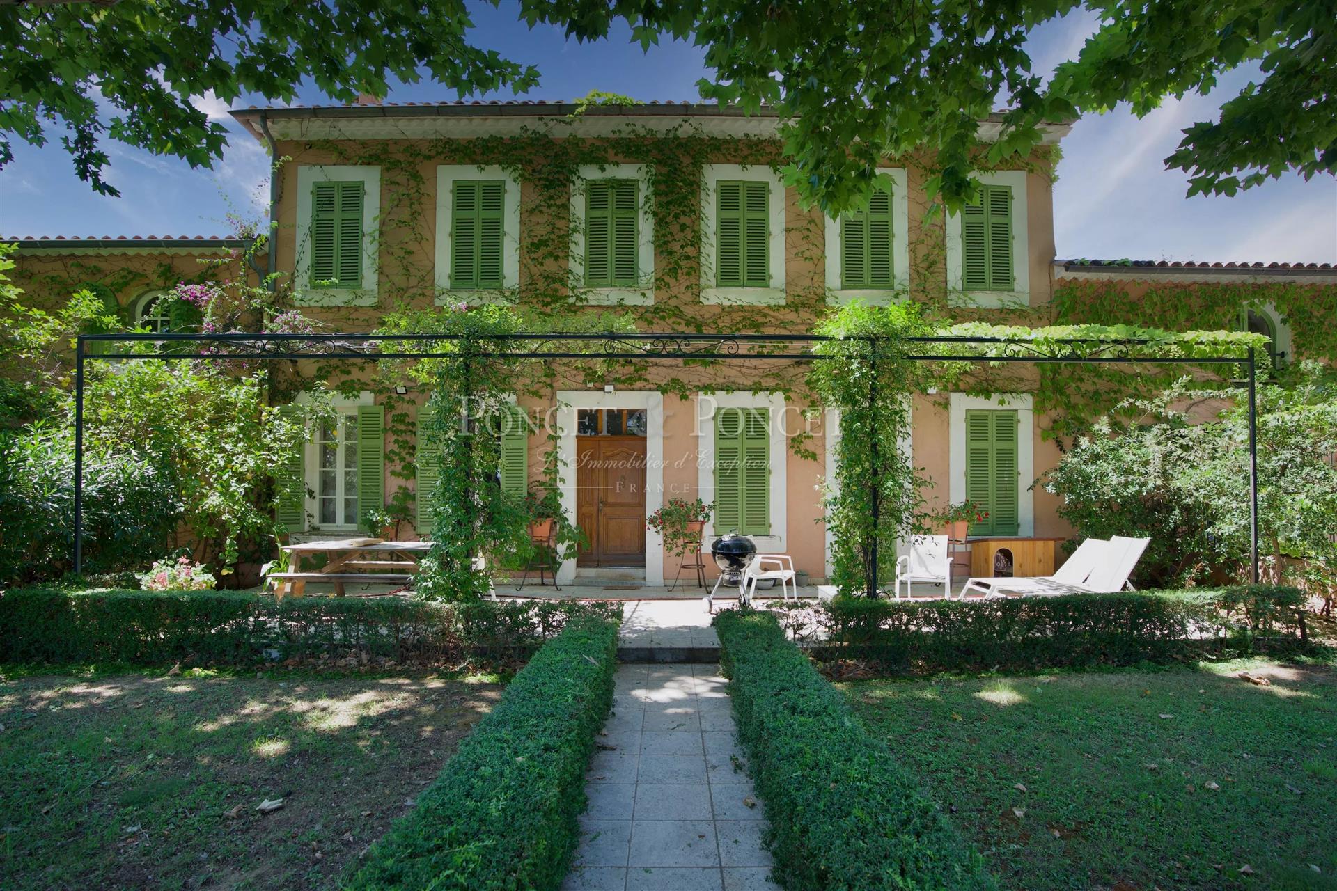 Maison à vendre, 744m², Hyères
