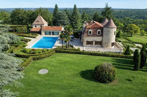 Maison 12 pièces 450 m² · à Luzech · 450 m² · 1 365 000 €