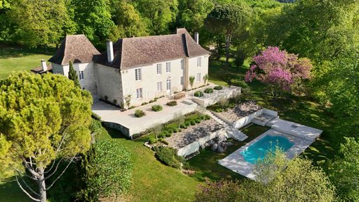 Maison 12 pièces 665 m² · à Cahors · 665 m² · 2 499 000 €