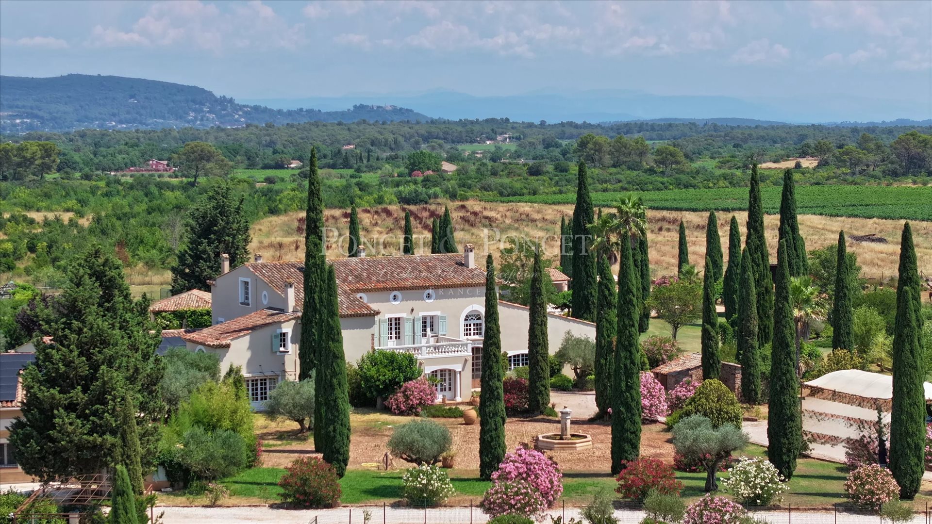 Maison à vendre, 997m², Brignoles
