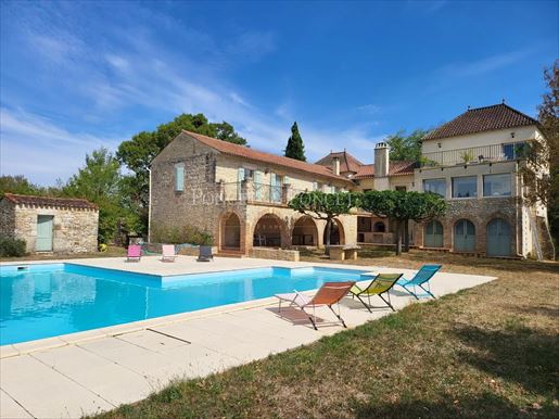 Maison 12 pièces 280 m² · à Cahors · 280 m² · 995 000 €