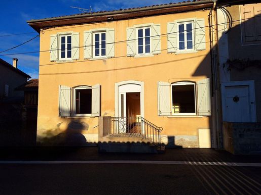 Maison 7 pièces 175 m² · à Pouy · 175 m² · 88 000 €