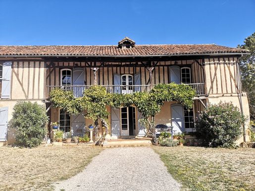 Maison 7 pièces 215 m² · à Miélan · 215 m² · 365 000 €