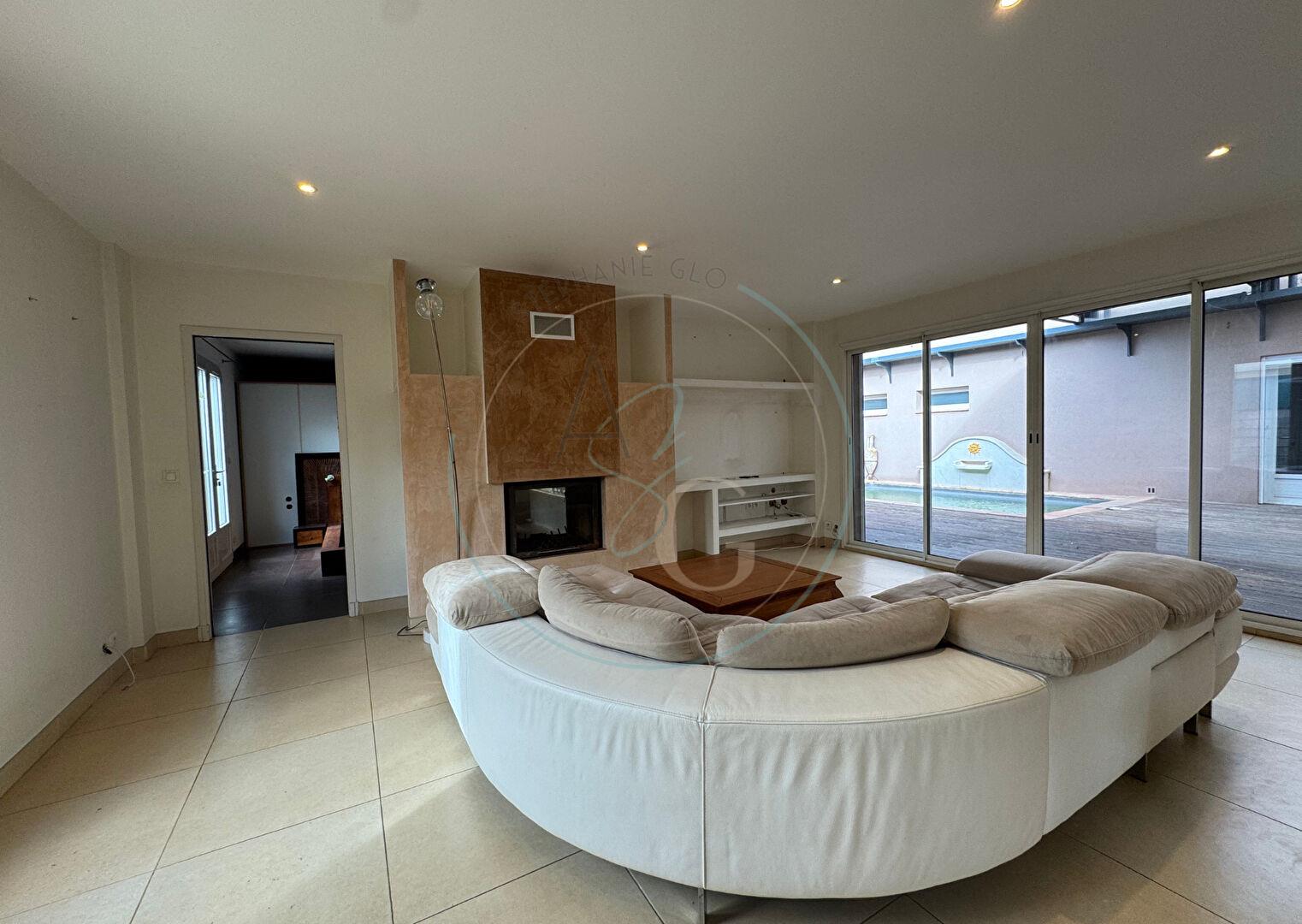 Maison à vendre, 284m², Cogolin
