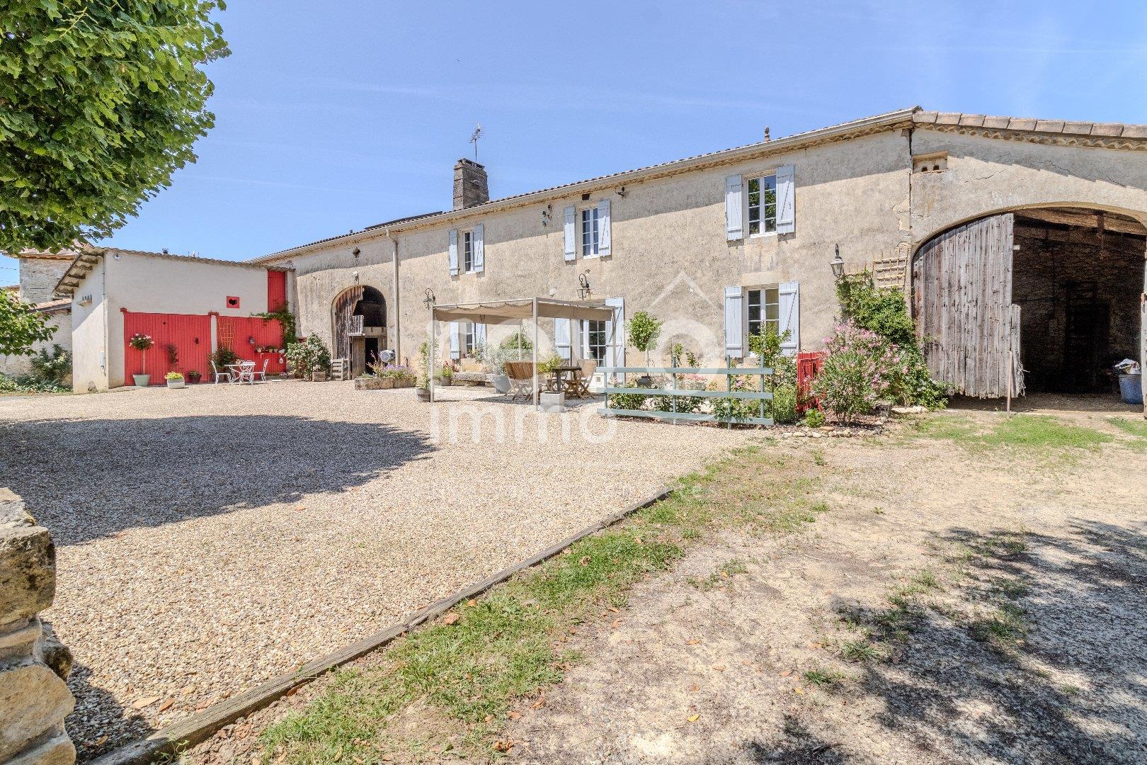 Maison à vendre, 204m², Sauveterre-de-Guyenne