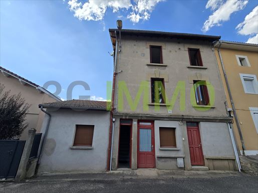 2 pièces 111 m² · à Saint-Rémy-sur-Durolle · 111 m² · 138 000 €