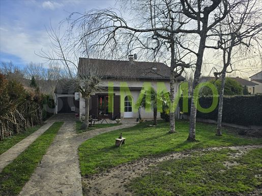 Terrain 4 pièces 93 m² · à Néronde-sur-Dore · 93 m² · 170 000 €