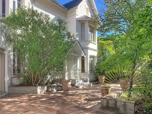 Maison 12 pièces 360 m² · à Bassan · 360 m² · 639 000 €