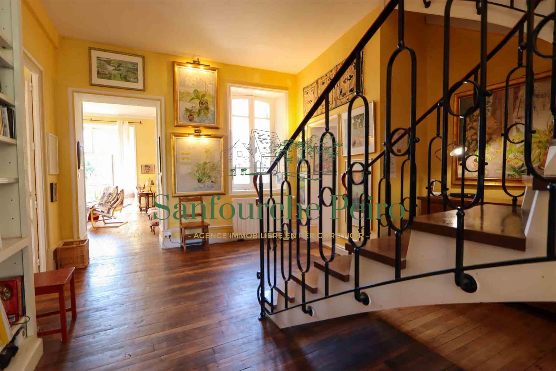 Maison à vendre, 263m², Beynac-et-Cazenac