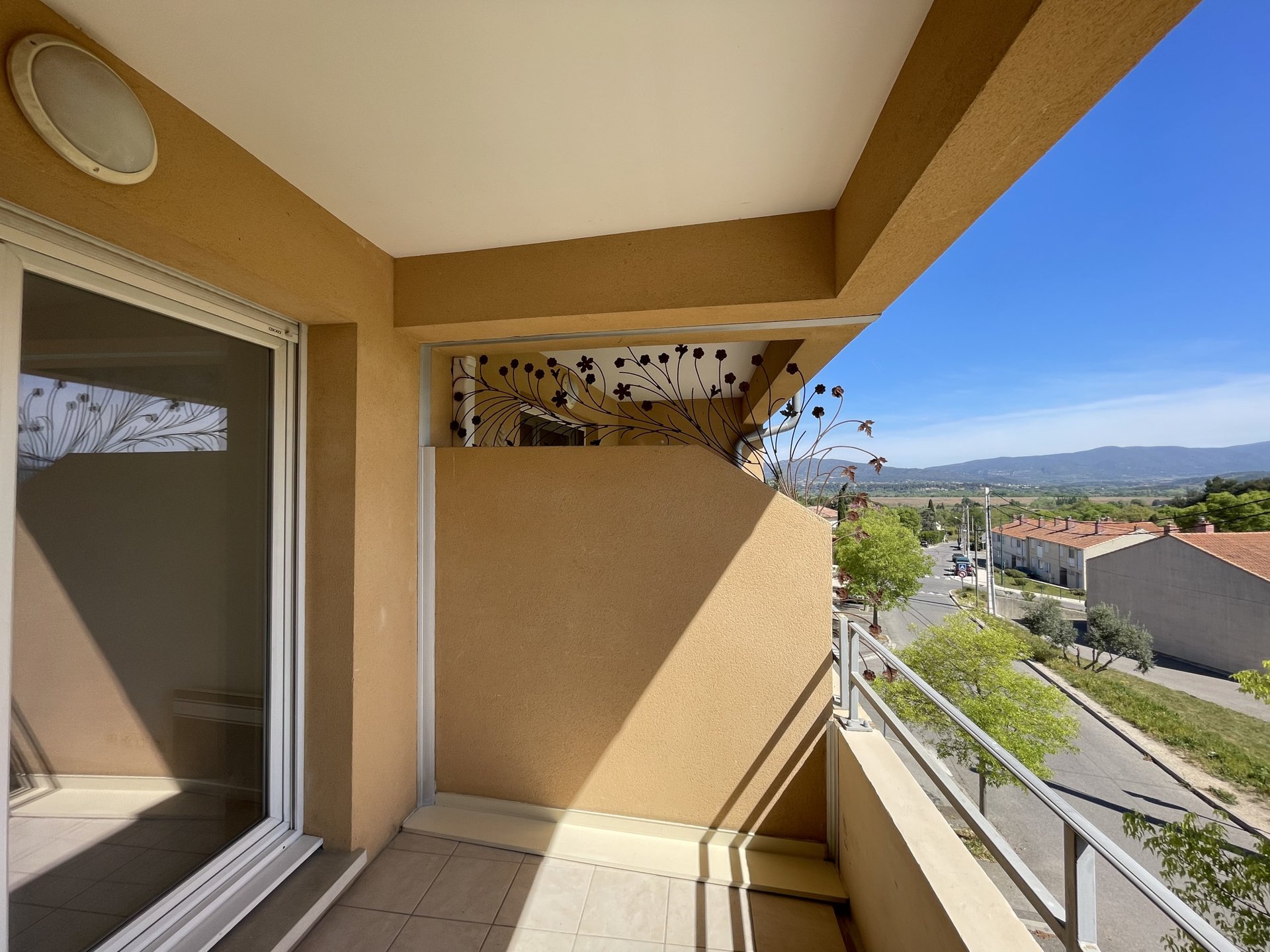 Appartement à louer, 32m², La Roque-d'Anthéron