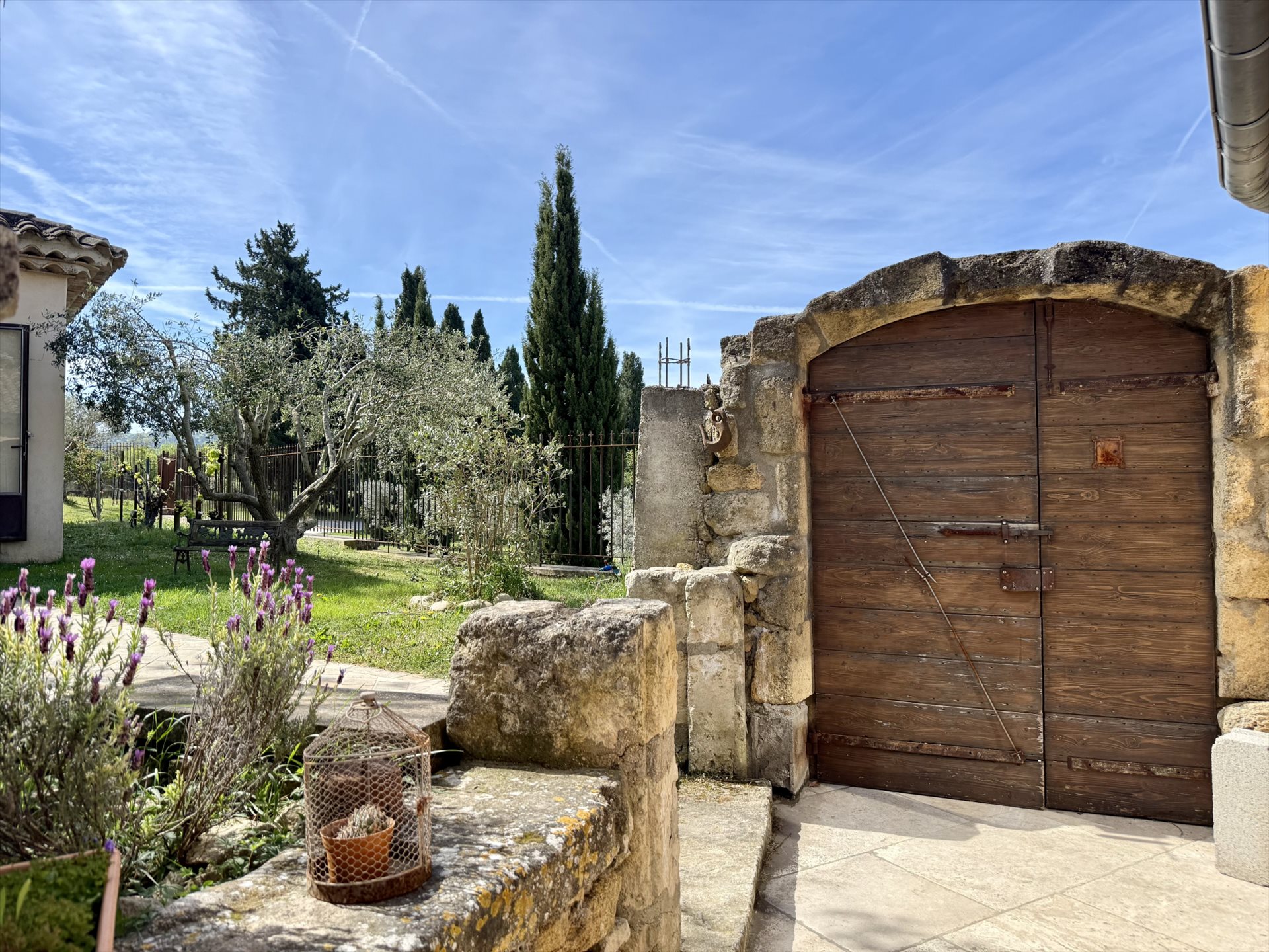 Alleins (Bouches-du-Rhône) photo 5
