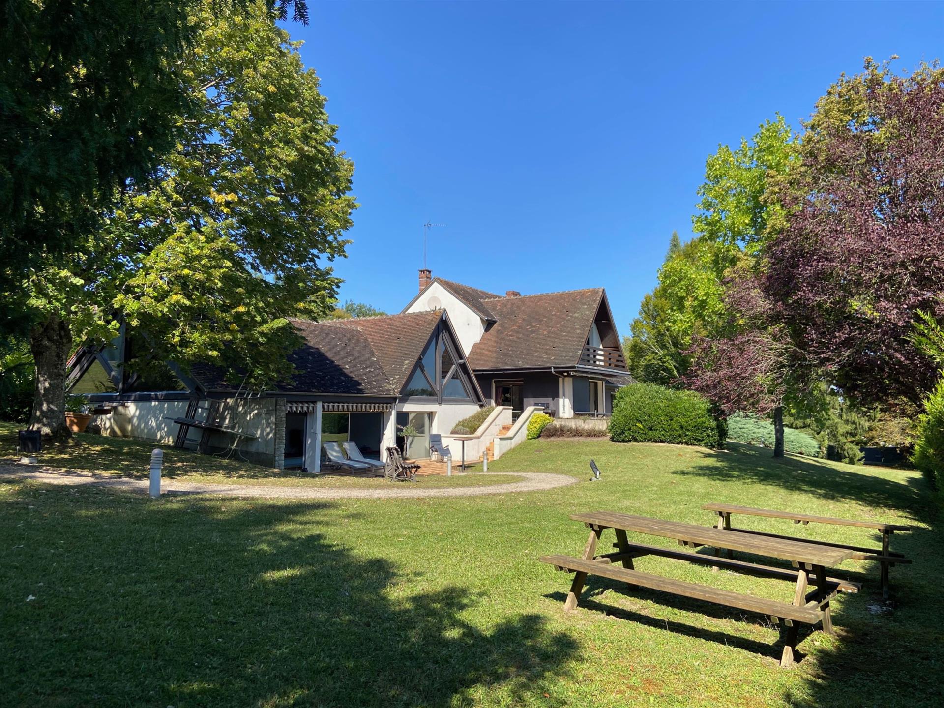 Maison à vendre, 373m², Toucy