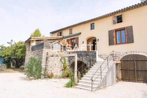 Maison 11 pièces 190 m² · aux Vans · 190 m² · 264 000 €