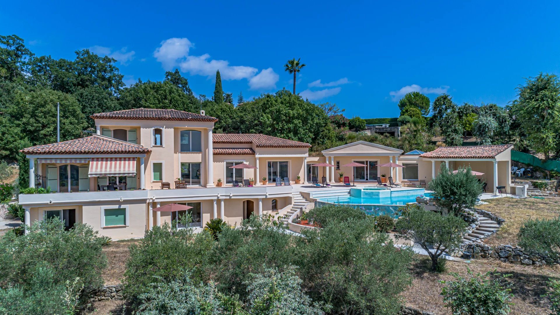 Maison à vendre, 373m², Châteauneuf-Grasse