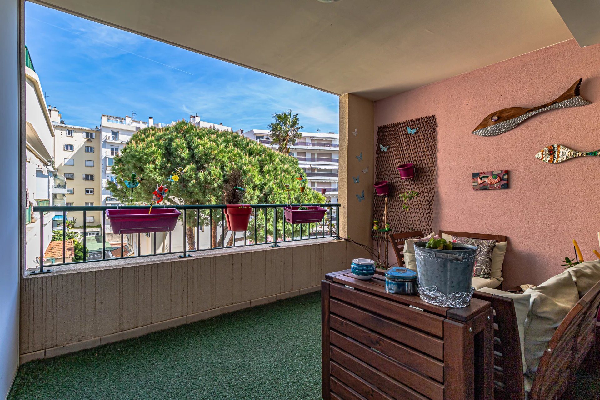 Juan les pins, 3 bedrooms flat, 3 terraces, indoor parking
