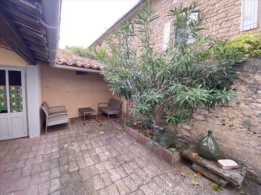 Maison 8 pièces 140 m² · à Saint-Didier · 140 m² · 255 000 €