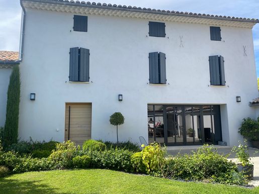 Maison 5 pièces 200 m² · à Pernes-les-Fontaines · 200 m² · 894 000 €