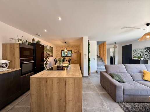 Maison 5 pièces 105 m² · à Saint-Saturnin-lès-Avignon · 105 m² · 420 000 €