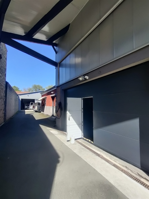 Local commercial 280 m² · à Saintes · 280 m² · 265 000 €