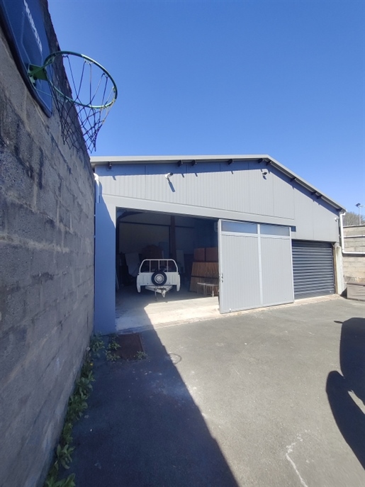 Local commercial 140 m² · à Saintes · 140 m² · 123 050 €