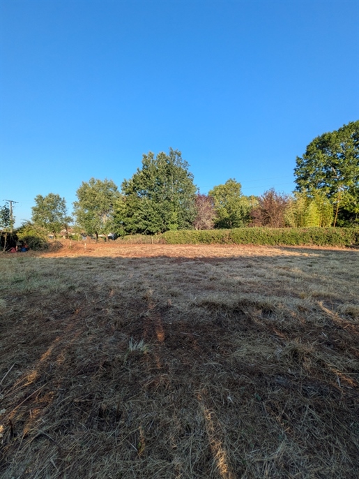 Terrain 1793 m² · à La Chapelle-des-Pots · 1 793 m² · 39 274 €
