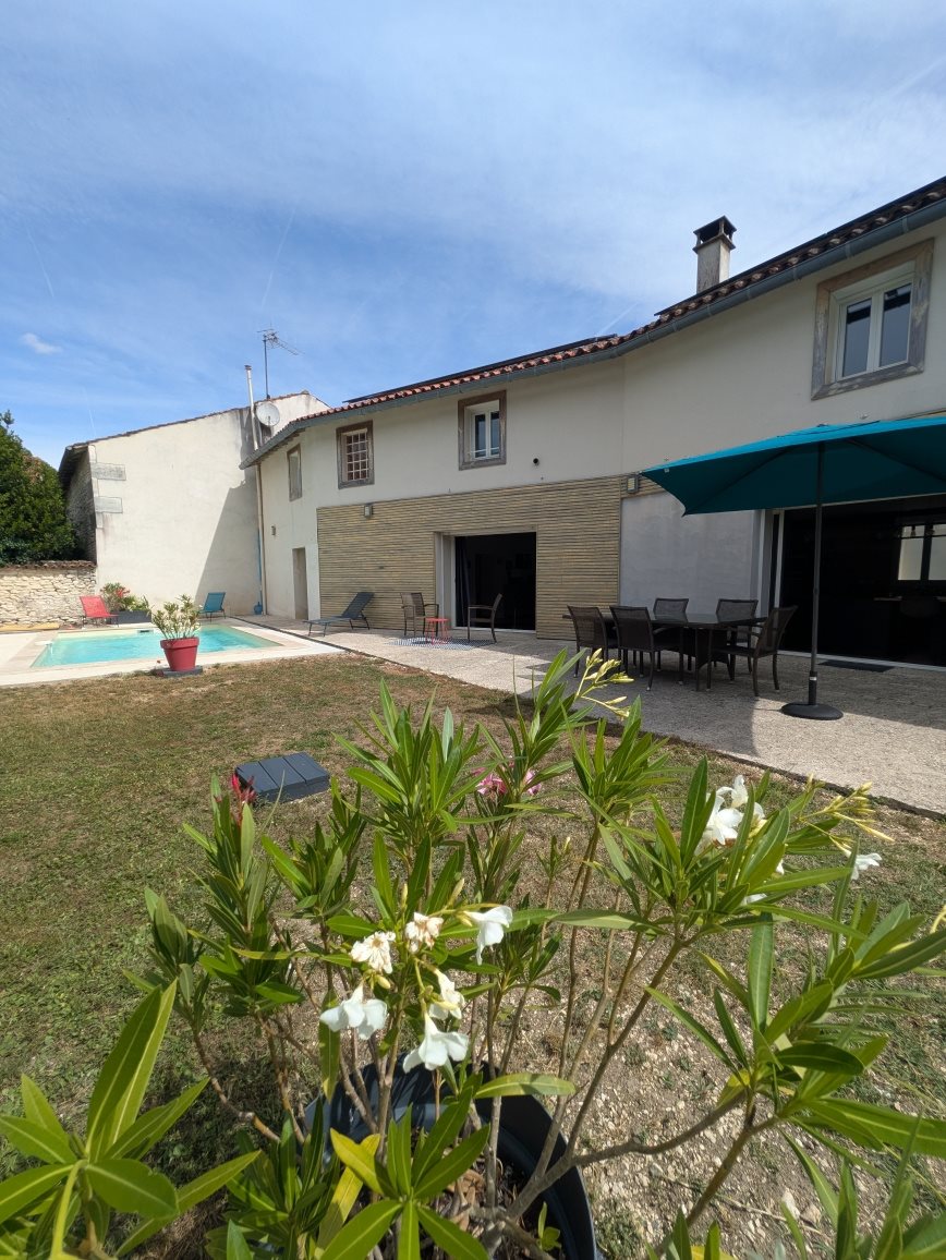 Maison à vendre, 231m², Salignac-sur-Charente