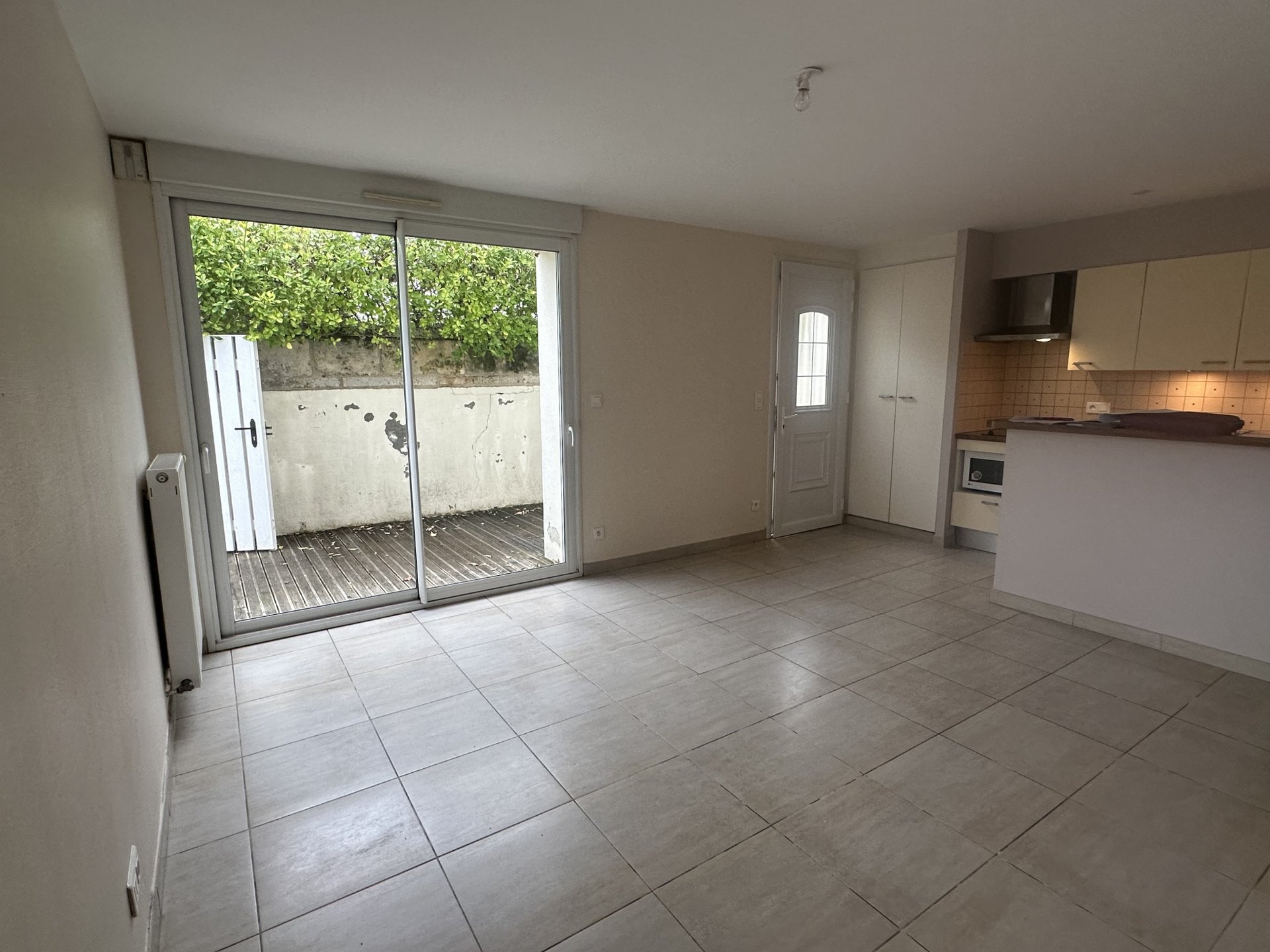 Appartement à louer, 38m², Saintes