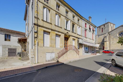 2 pièces 380 m² · à Targon · 380 m² · 440 000 €