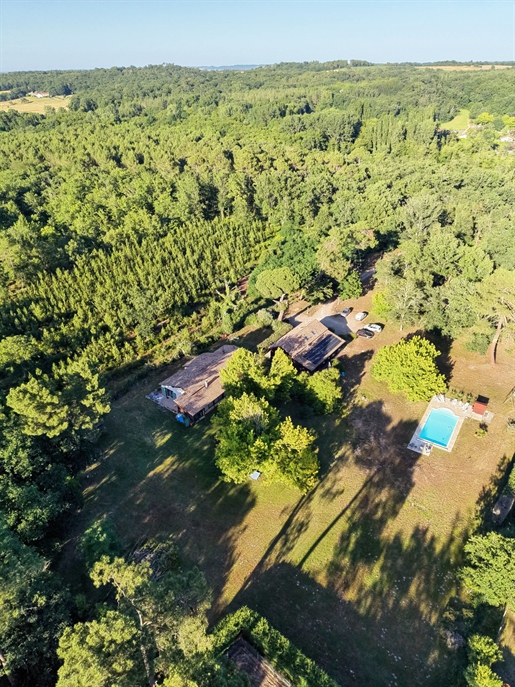 Maison 12 pièces 374 m² · à Anzex · 374 m² · 495 000 €