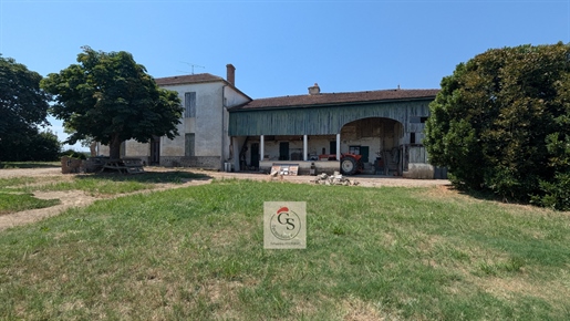 Maison 8 pièces 220 m² · à Calonges · 220 m² · 70 000 €