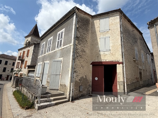 Maison 1 pièce 200 m² · à Montcuq-en-Quercy-Blanc · 200 m² · 265 000 €