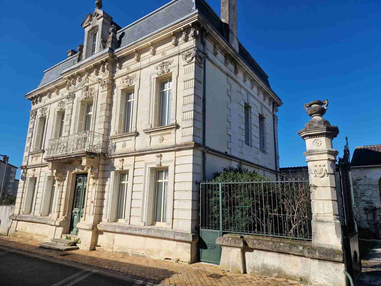 Maison à vendre, 331m², Mazion