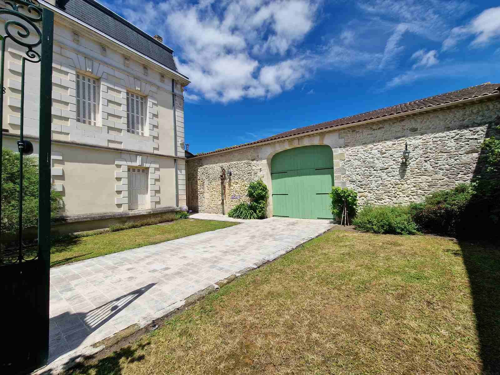 Maison à vendre, 331m², Mazion