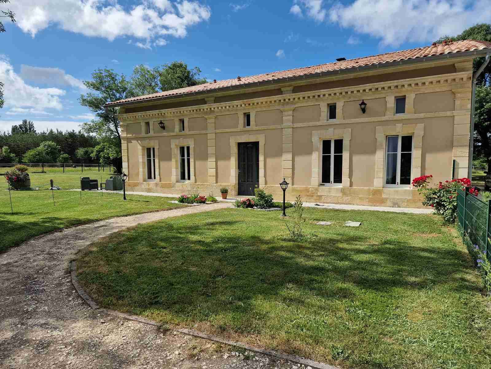 Maison à vendre, 436m², Saint-Christoly-de-Blaye