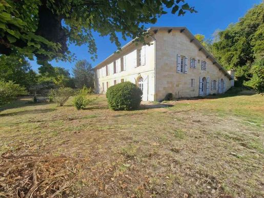 Maison 6 pièces 320 m² · à Bayon-sur-Gironde · 320 m² · 451 500 €