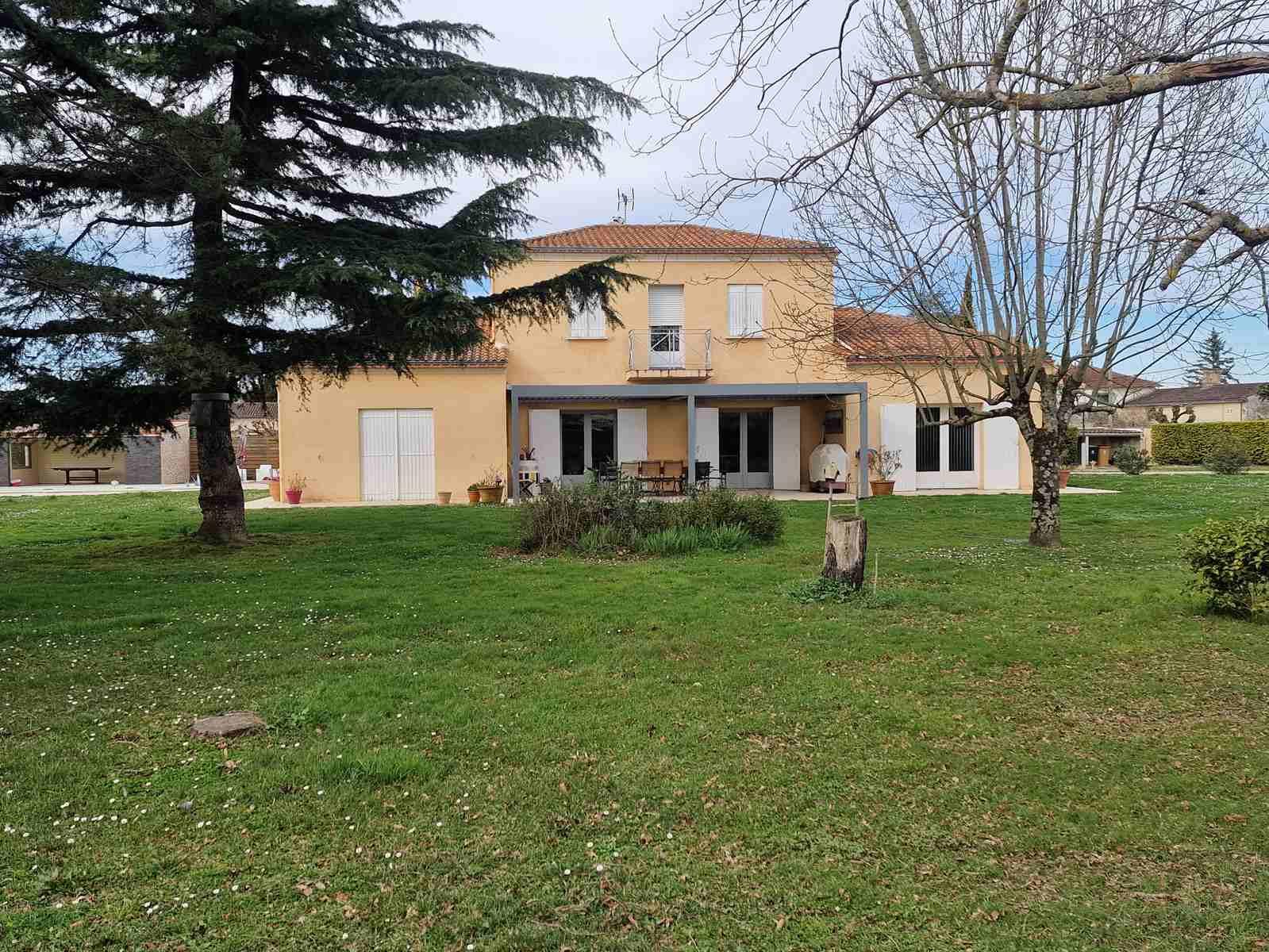 Maison à vendre, 255m², Saint-Seurin-de-Cursac