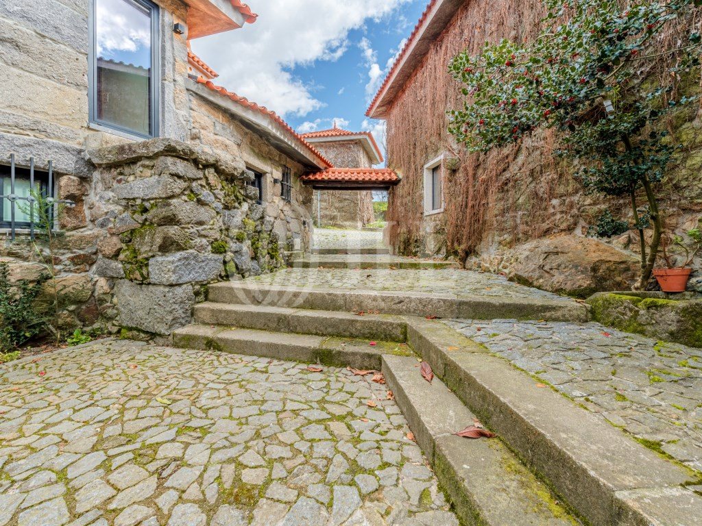 Quinta junto a margem do Rio Vizela, Felgueiras, Porto