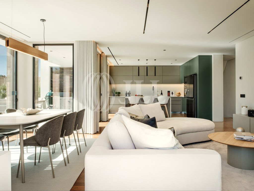 Brand new 4-bedroom villa, in Villa Citrina, Almancil, Algarve