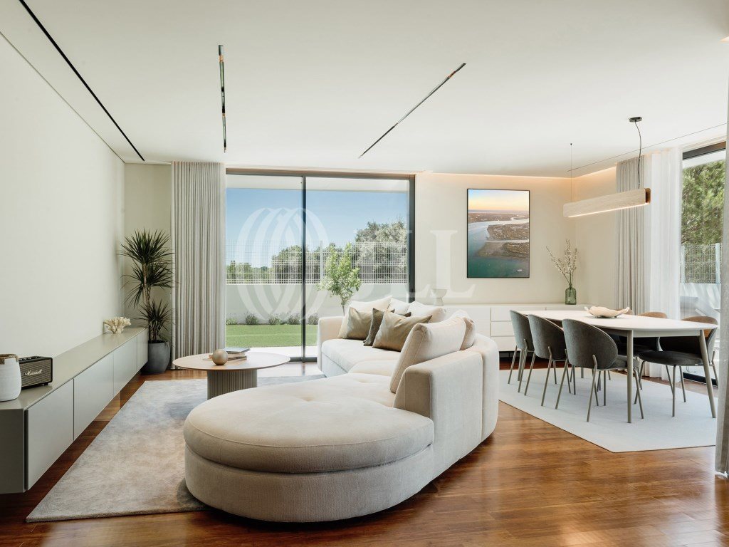 Brand new 4-bedroom villa, in Villa Citrina, Almancil, Algarve