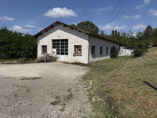 VILLENEUVE SUR LOT, hangar de 451 m2 en zone artisanale · à Villeneuve-sur-Lot · 451 m² · 109 900 €