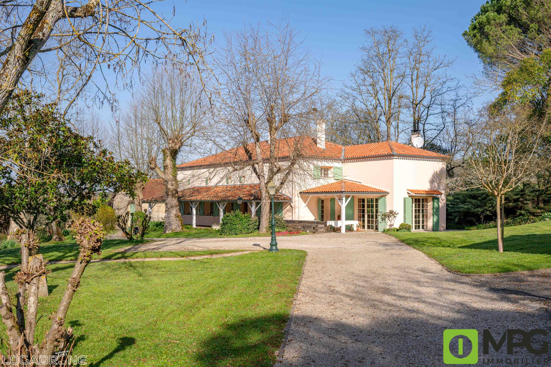 Maison à vendre, 280m², Lédat