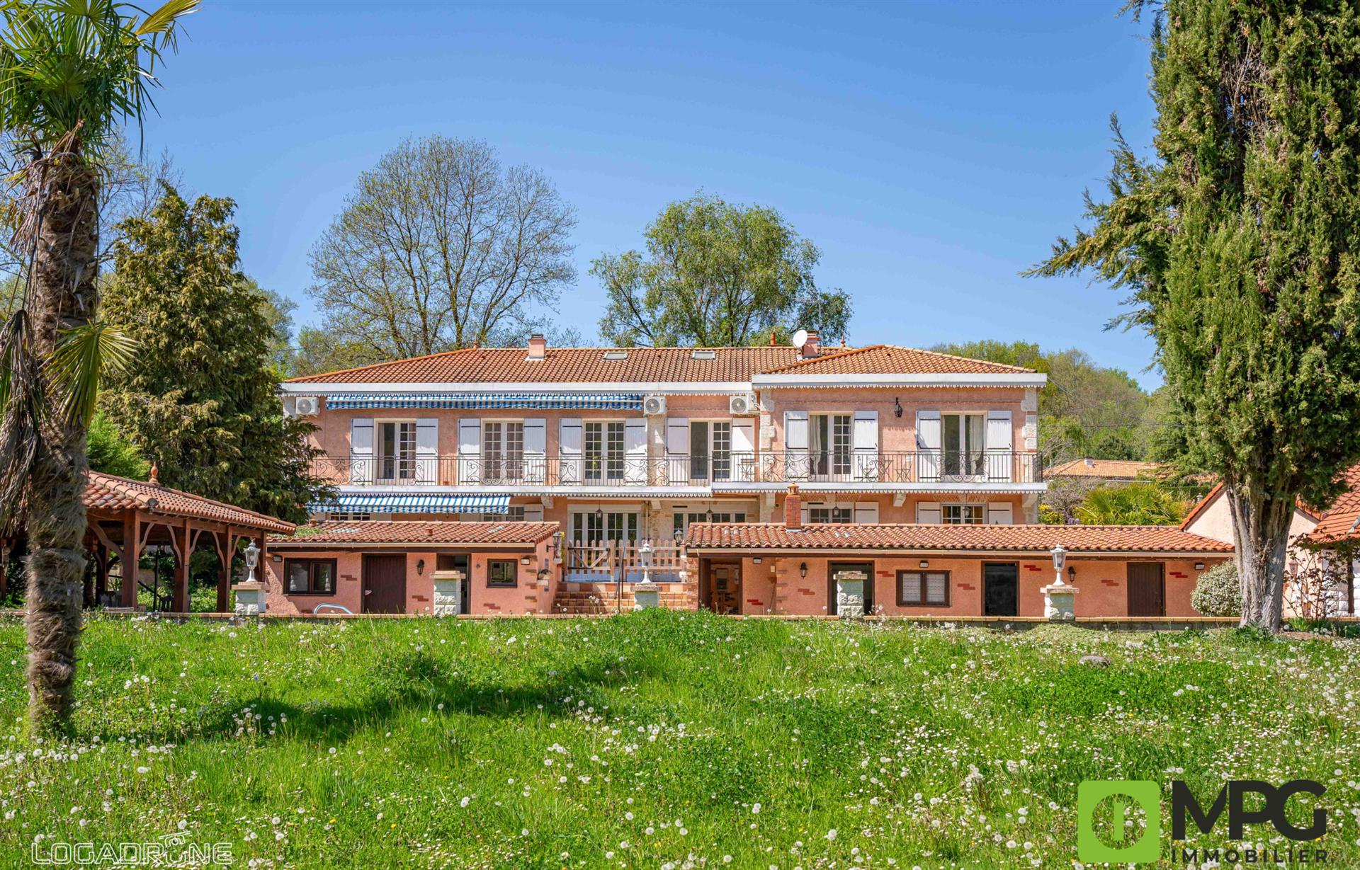 Maison à vendre, 432m², Bajamont